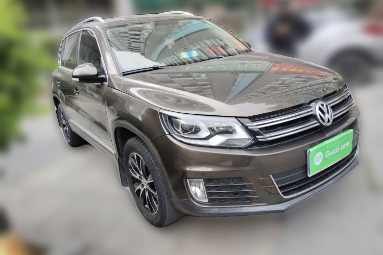 Used Volkswagen Tiguan 2015 1.8TSI Automatic Two-Wheel Drive Luxury Model Front Right 45 Deg