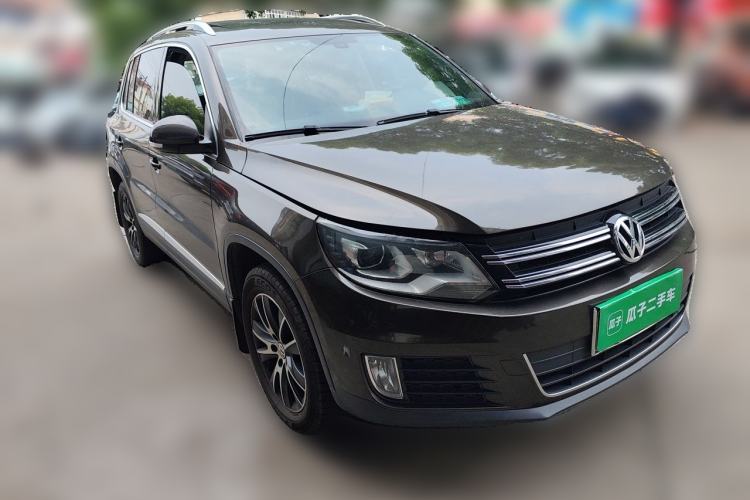 Used Volkswagen Tiguan 2015 1.8TSI Automatic Two-Wheel Drive Luxury Model Front Right 45 Deg