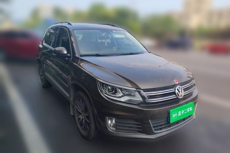 Used Volkswagen Tiguan 2015 1.8TSI Automatic Two-Wheel Drive Luxury Model Front Right 45 Deg