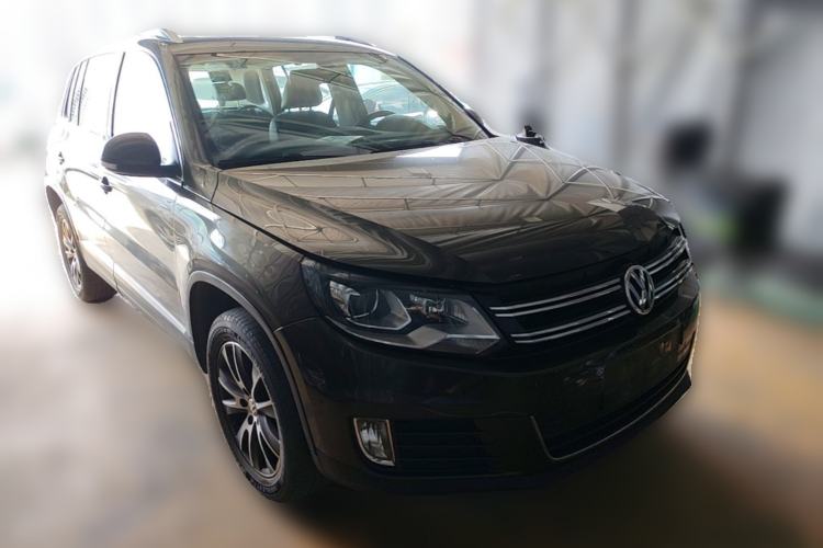 Used Volkswagen Tiguan 2015 1.8TSI Automatic Two-Wheel Drive Luxury Model Front Right 45 Deg
