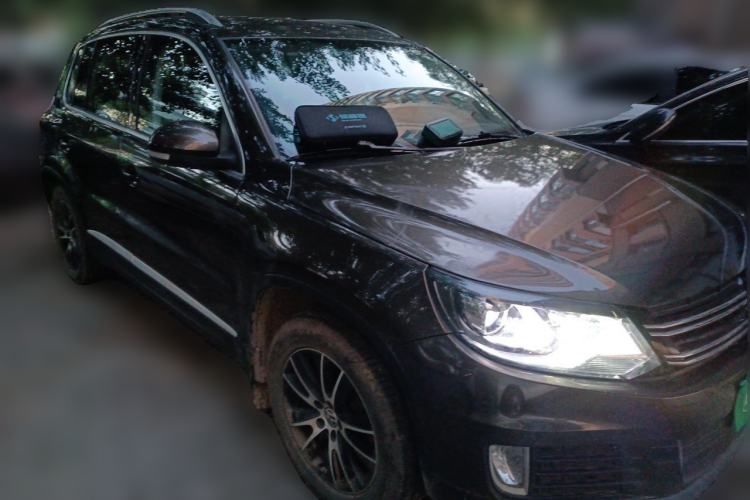 Used Volkswagen Tiguan 2015 1.8TSI Automatic Two-Wheel Drive Luxury Model Front Right 45 Deg