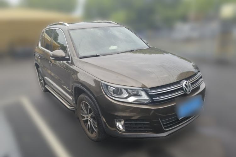 Used Volkswagen Tiguan 2015 1.8TSI Automatic Two-Wheel Drive Luxury Model Front Right 45 Deg