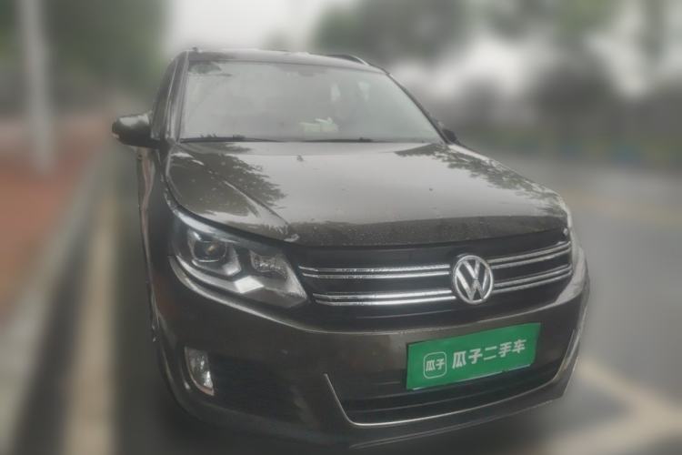 Used Volkswagen Tiguan 2015 1.8TSI Automatic Two-Wheel Drive Luxury Model Front Right 45 Deg