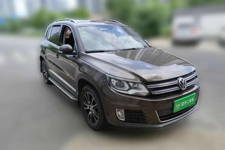Used Volkswagen Tiguan 2015 1.8TSI Automatic Two-Wheel Drive Luxury Model Front Right 45 Deg