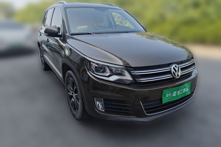 Used Volkswagen Tiguan 2015 1.8TSI Automatic Two-Wheel Drive Luxury Model Front Right 45 Deg