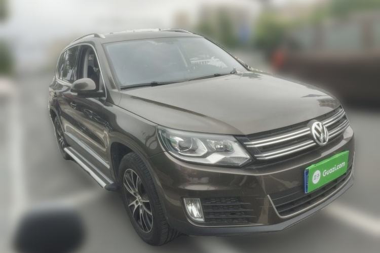 Used Volkswagen Tiguan 2015 1.8TSI Automatic Two-Wheel Drive Luxury Model Front Right 45 Deg