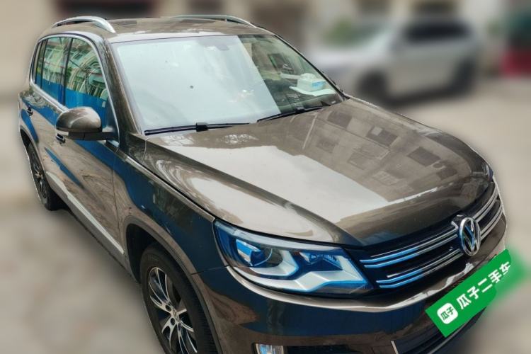 Used Volkswagen Tiguan 2015 1.8TSI Automatic Two-Wheel Drive Luxury Model Front Right 45 Deg