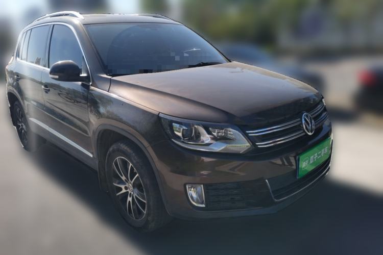 Used Volkswagen Tiguan 2015 1.8TSI Automatic Two-Wheel Drive Luxury Model Front Right 45 Deg