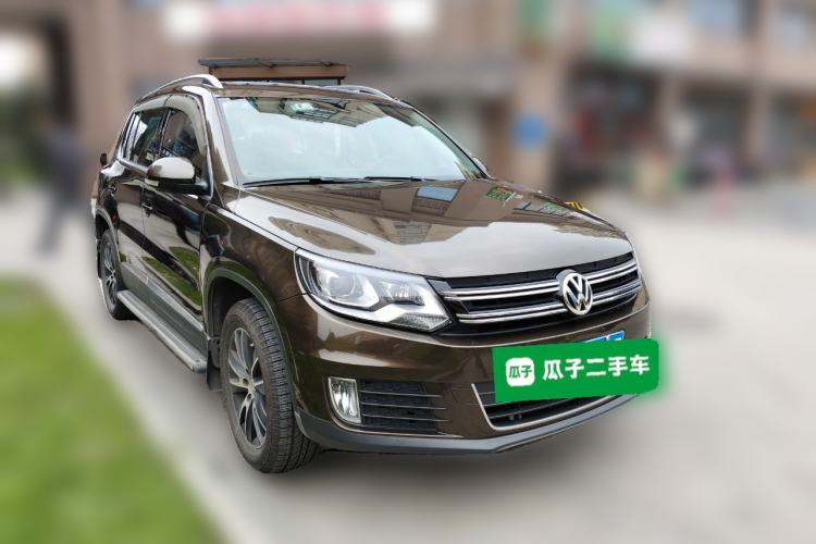 Used Volkswagen Tiguan 2015 1.8TSI Automatic Two-Wheel Drive Luxury Model Front Right 45 Deg