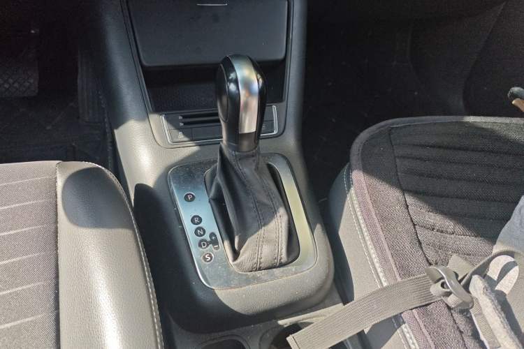 Used Volkswagen Tiguan 2015 1.8TSI Automatic Two-Wheel Drive Trend Edition Gear Lever