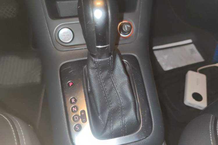 Used Volkswagen Tiguan 2015 1.8TSI Automatic Two-Wheel Drive Luxury Model Gear Lever