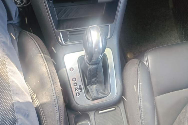 Used Volkswagen Tiguan 2015 1.8TSI Automatic Two-Wheel Drive Comfort Edition Gear Lever