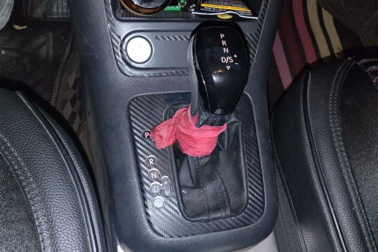 Used Volkswagen Tiguan 2015 1.8TSI Automatic Two-Wheel Drive Luxury Model Gear Lever