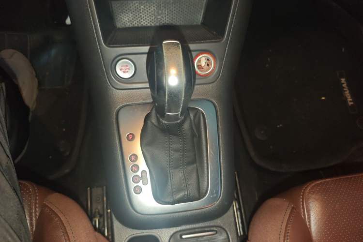 Used Volkswagen Tiguan 2015 1.8TSI Automatic Two-Wheel Drive Luxury Model Gear Lever