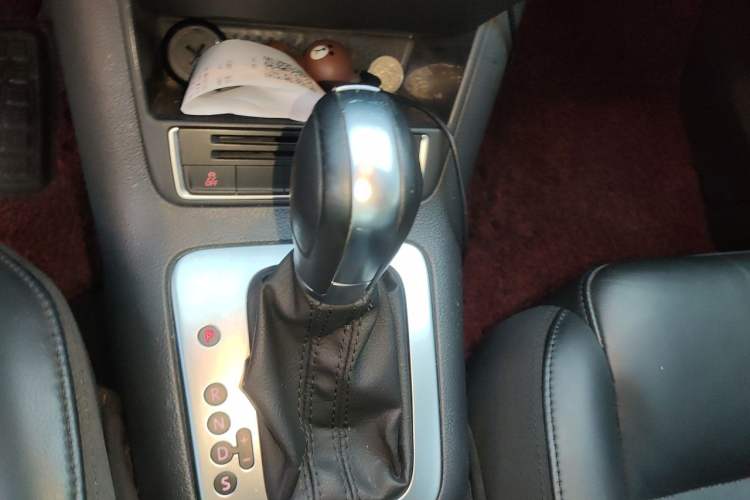 Used Volkswagen Tiguan 2015 1.8TSI Automatic Two-Wheel Drive Comfort Edition Gear Lever