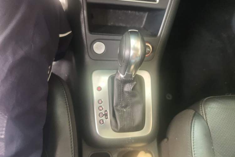 Used Volkswagen Tiguan 2015 1.8TSI Automatic Two-Wheel Drive Luxury Model Gear Lever