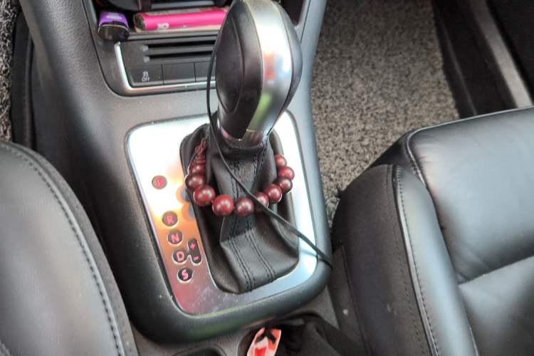Used Volkswagen Tiguan 2015 1.8TSI Automatic Two-Wheel Drive Comfort Edition Gear Lever