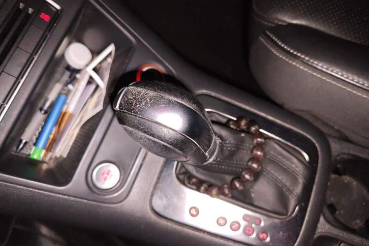 Used Volkswagen Tiguan 2015 1.8TSI Automatic Two-Wheel Drive Luxury Model Gear Lever