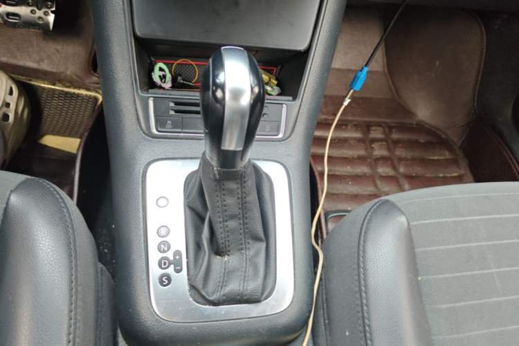 Used Volkswagen Tiguan 2015 1.8TSI Automatic Two-Wheel Drive Trend Edition Gear Lever