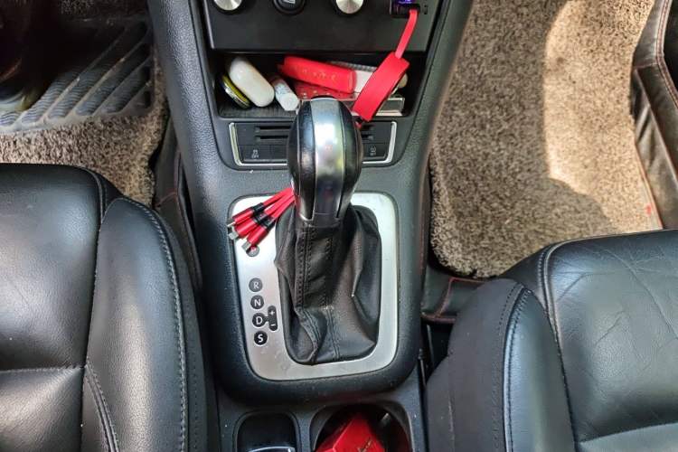 Used Volkswagen Tiguan 2015 1.8TSI Automatic Two-Wheel Drive Comfort Edition Gear Lever