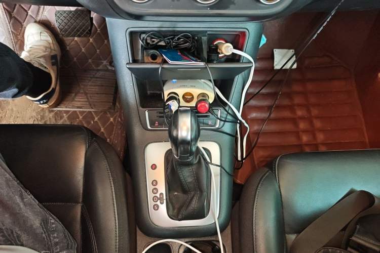 Used Volkswagen Tiguan 2015 1.8TSI Automatic Two-Wheel Drive Comfort Edition Gear Lever