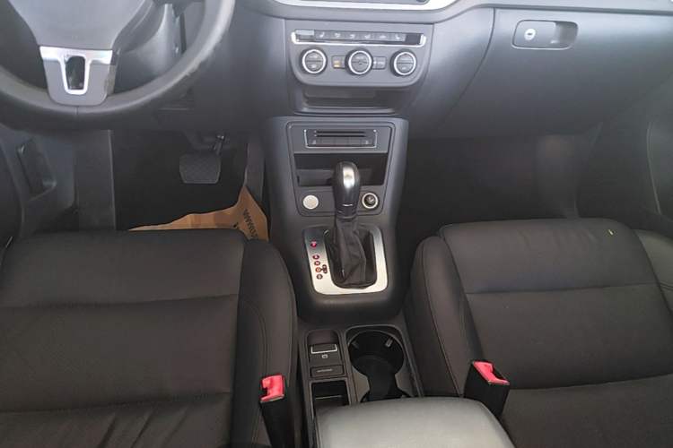 Used Volkswagen Tiguan 2015 1.8TSI Automatic Two-Wheel Drive Luxury Model Gear Lever