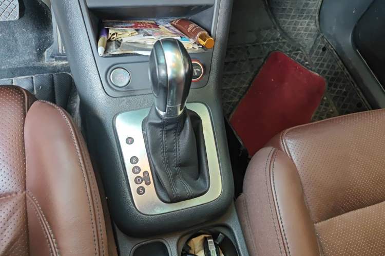Used Volkswagen Tiguan 2015 1.8TSI Automatic Two-Wheel Drive Luxury Model Gear Lever