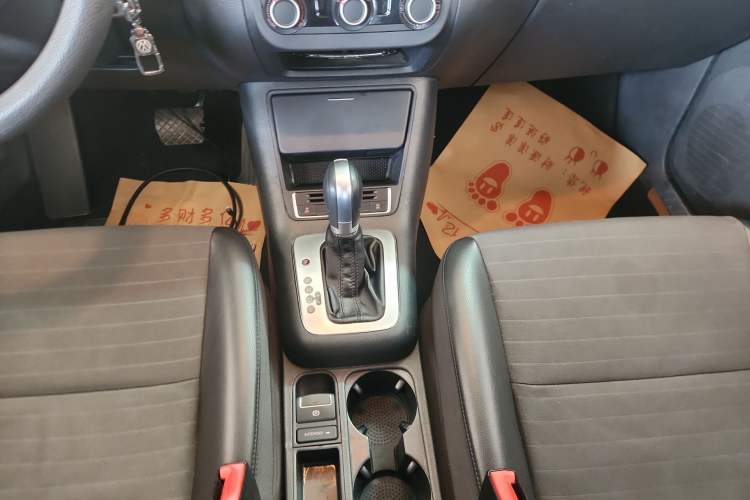 Used Volkswagen Tiguan 2015 1.8TSI Automatic Two-Wheel Drive Trend Edition Gear Lever