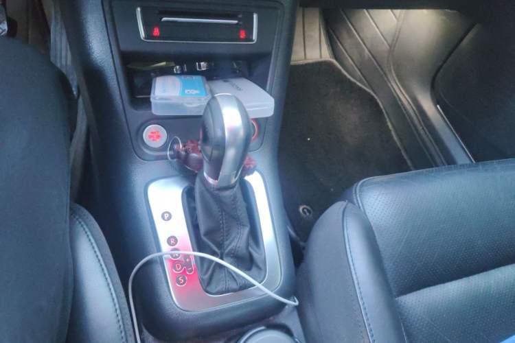 Used Volkswagen Tiguan 2015 1.8TSI Automatic Two-Wheel Drive Luxury Model Gear Lever