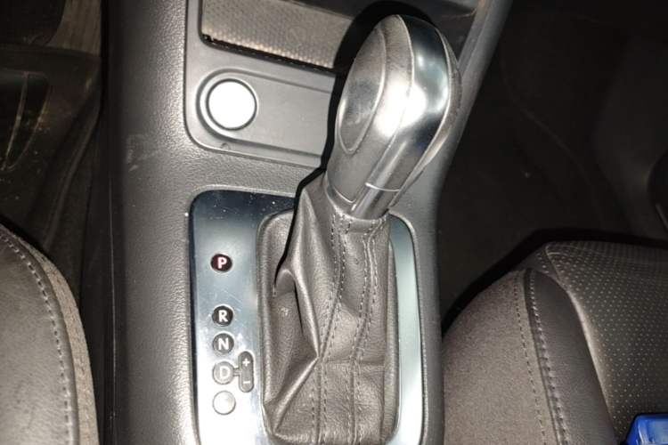 Used Volkswagen Tiguan 2015 1.8TSI Automatic Two-Wheel Drive Luxury Model Gear Lever
