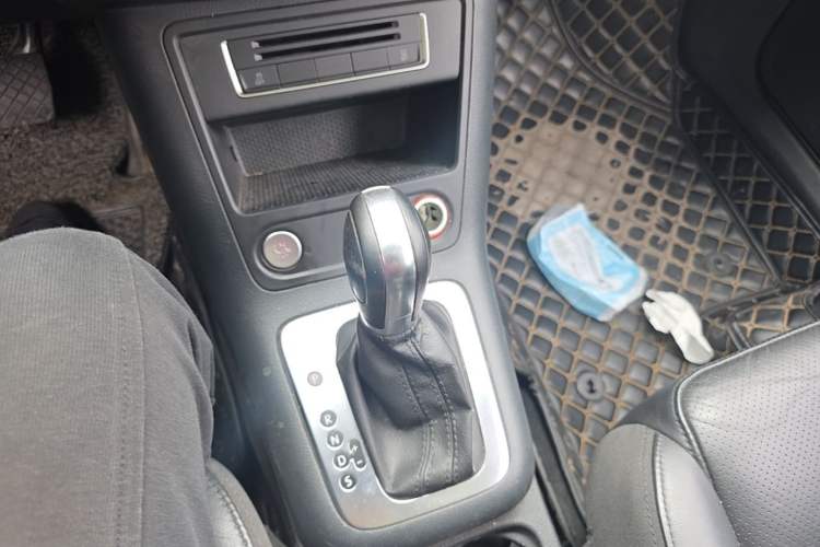 Used Volkswagen Tiguan 2015 1.8TSI Automatic Two-Wheel Drive Luxury Model Gear Lever