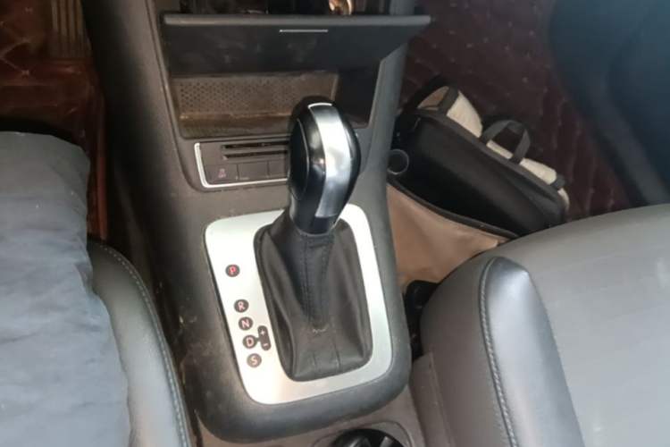 Used Volkswagen Tiguan 2015 1.8TSI Automatic Two-Wheel Drive Trend Edition Gear Lever