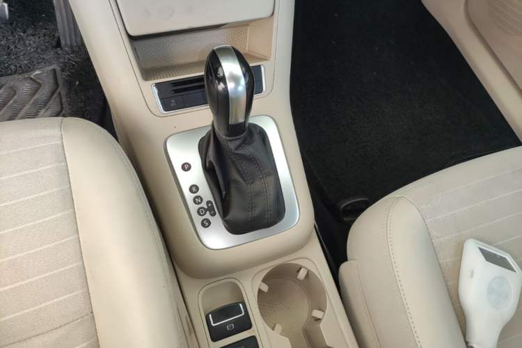 Used Volkswagen Tiguan 2015 1.8TSI Automatic Two-Wheel Drive Trend Edition Gear Lever