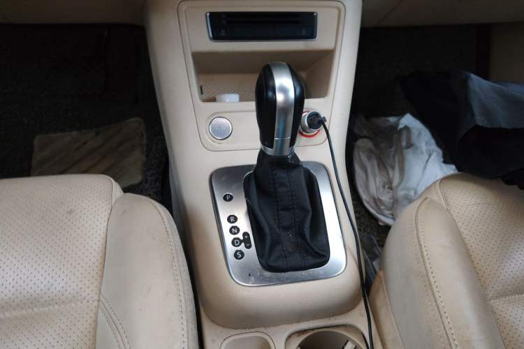 Used Volkswagen Tiguan 2015 1.8TSI Automatic Two-Wheel Drive Luxury Model Gear Lever