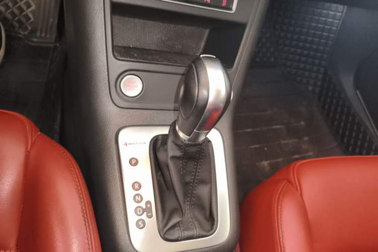 Used Volkswagen Tiguan 2015 2.0 TSI Automatic All-Wheel Drive Flagship Edition Gear Lever