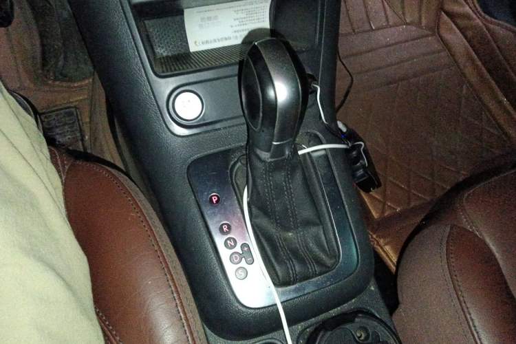 Used Volkswagen Tiguan 2015 1.8TSI Automatic Two-Wheel Drive Luxury Model Gear Lever