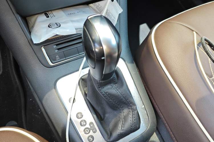Used Volkswagen Tiguan 2015 1.8TSI Automatic Two-Wheel Drive Trend Edition Gear Lever
