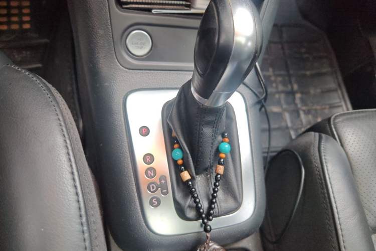 Used Volkswagen Tiguan 2015 1.8TSI Automatic Two-Wheel Drive Luxury Model Gear Lever