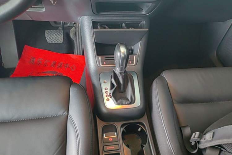 Used Volkswagen Tiguan 2015 1.8TSI Automatic Two-Wheel Drive Comfort Edition Gear Lever