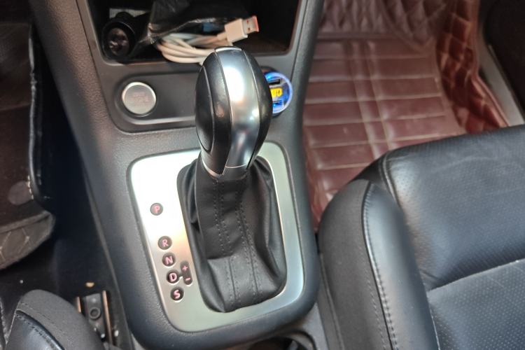 Used Volkswagen Tiguan 2015 1.8TSI Automatic Two-Wheel Drive Comfort Edition Gear Lever