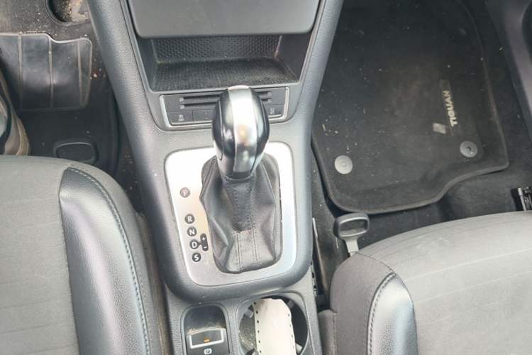 Used Volkswagen Tiguan 2015 1.8TSI Automatic Two-Wheel Drive Trend Edition Gear Lever