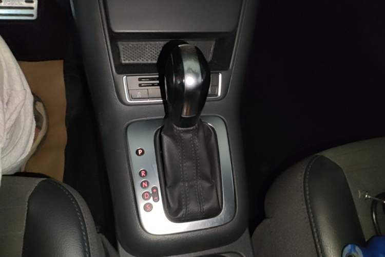 Used Volkswagen Tiguan 2015 1.8TSI Automatic Two-Wheel Drive Trend Edition Gear Lever