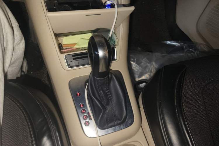 Used Volkswagen Tiguan 2015 1.8TSI Automatic Two-Wheel Drive Trend Edition Gear Lever