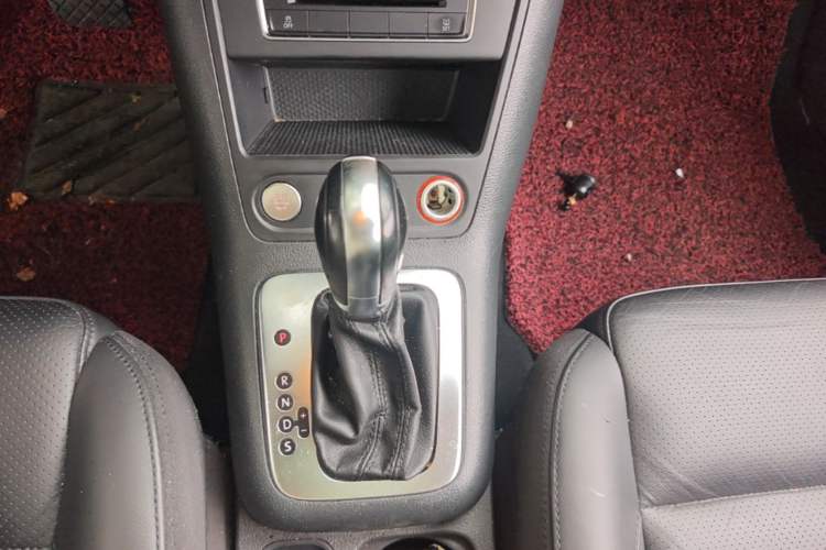 Used Volkswagen Tiguan 2015 1.8TSI Automatic Two-Wheel Drive Luxury Model Gear Lever