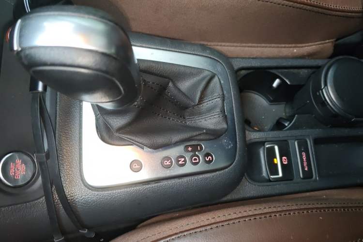 Used Volkswagen Tiguan 2015 1.8TSI Automatic Two-Wheel Drive Luxury Model Gear Lever
