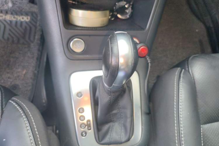 Used Volkswagen Tiguan 2015 1.8TSI Automatic Two-Wheel Drive Luxury Model Gear Lever