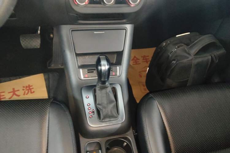 Used Volkswagen Tiguan 2015 1.8TSI Automatic Two-Wheel Drive Trend Edition Gear Lever