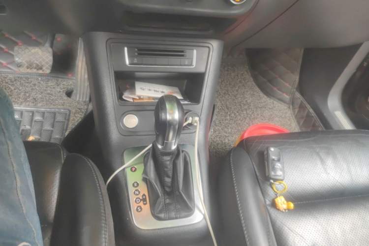 Used Volkswagen Tiguan 2015 1.8TSI Automatic Two-Wheel Drive Luxury Model Gear Lever