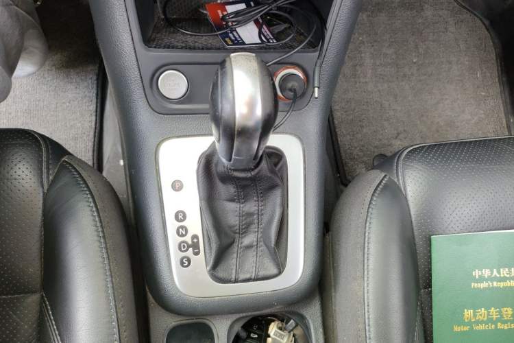 Used Volkswagen Tiguan 2015 1.8TSI Automatic Two-Wheel Drive Luxury Model Gear Lever