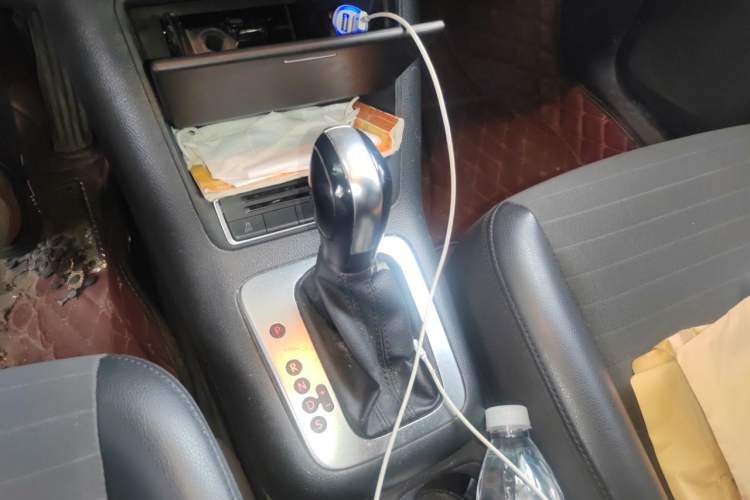 Used Volkswagen Tiguan 2015 1.8TSI Automatic Two-Wheel Drive Trend Edition Gear Lever